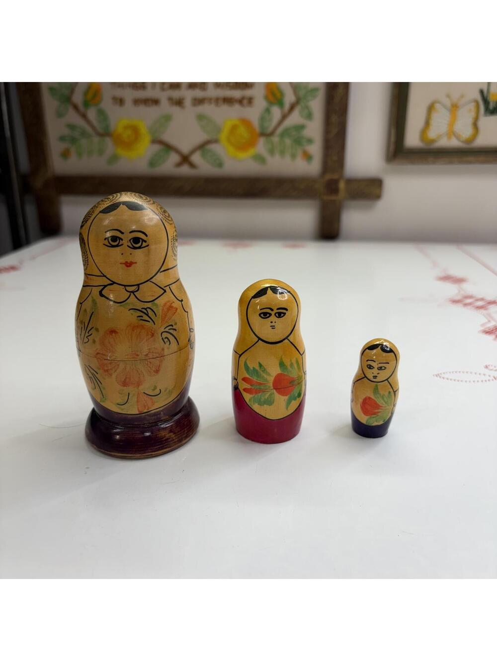 Wooden set of 3 nesting dolls vintage hand painted